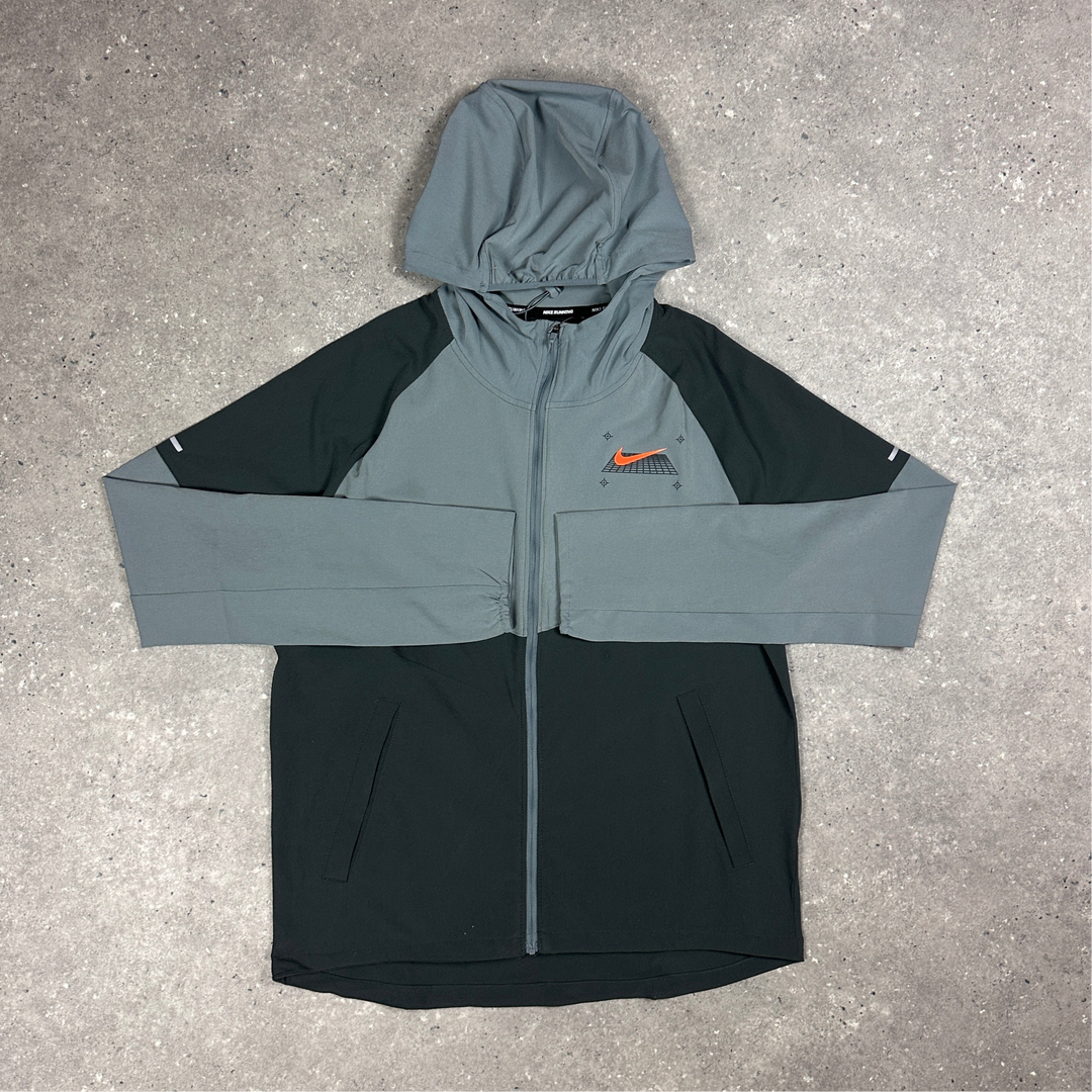 Nike Graphic Performance Windrunner Grey