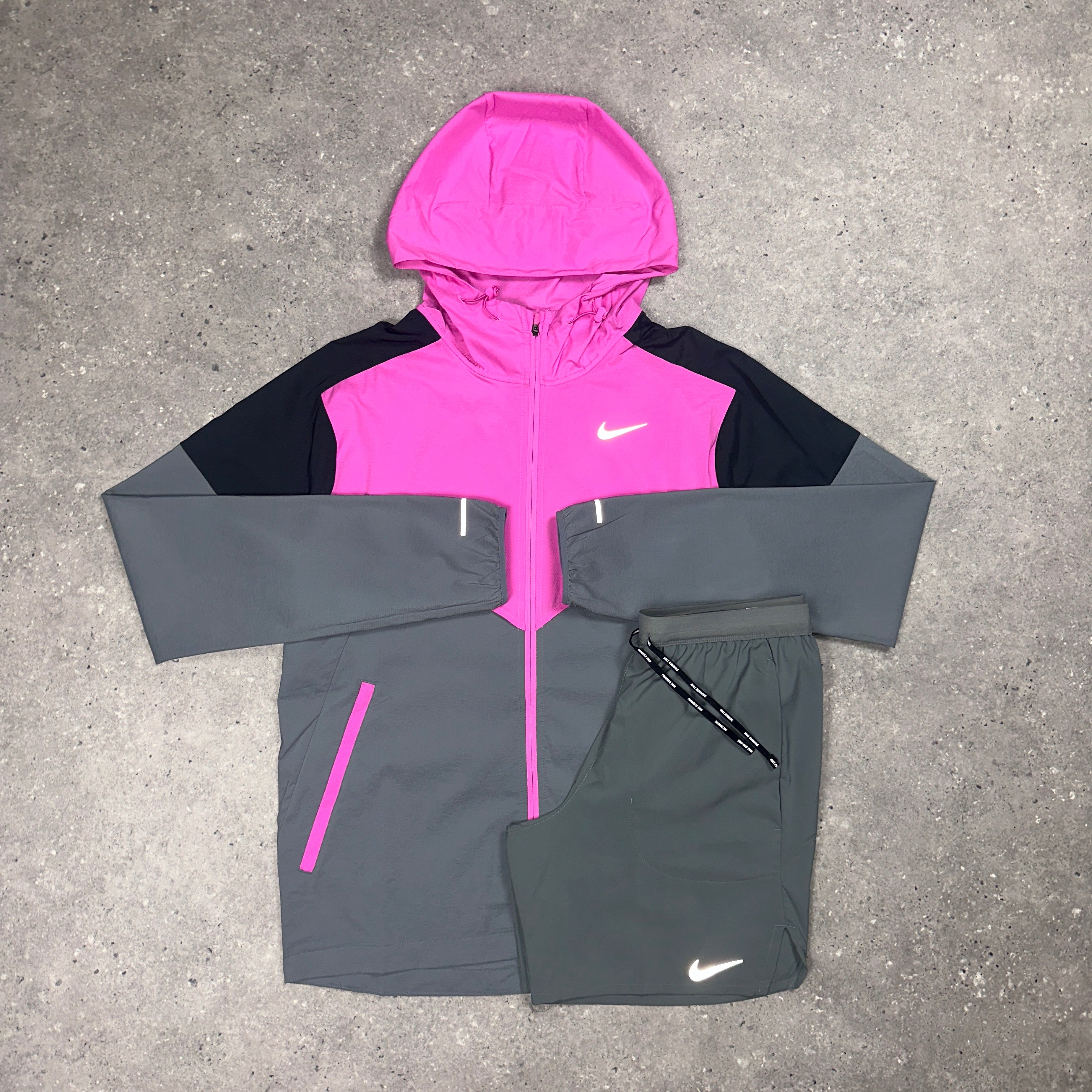 Nike UV Windrunner Jacket Hyper Pink Nike 7” Flex Stride Shorts