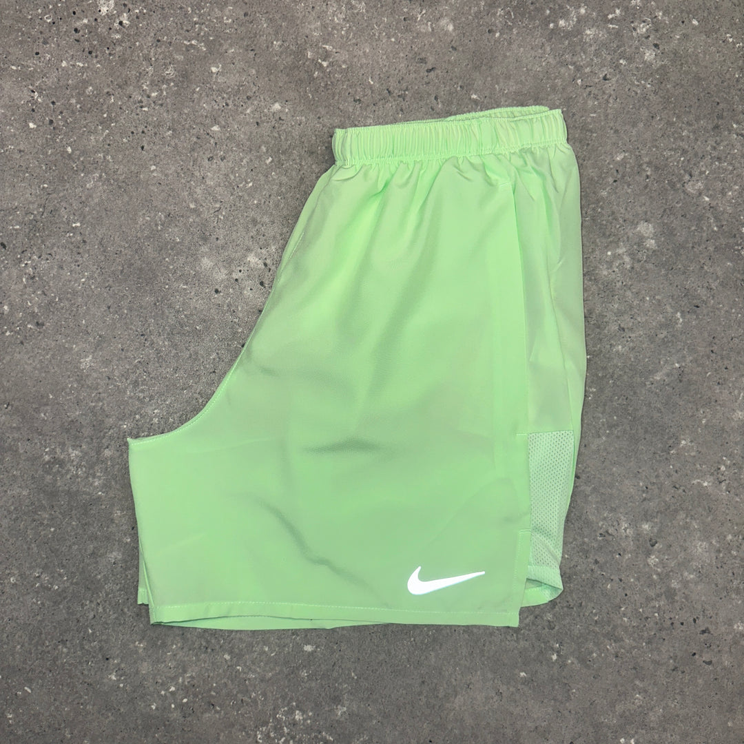 Nike Challenger 5" Shorts Vapour Green