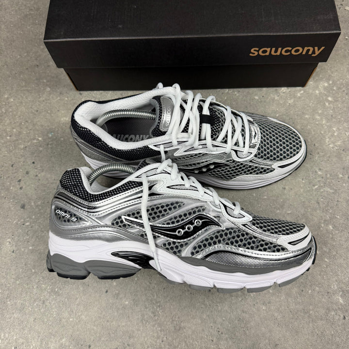 SAUCONY OMNI PRO GRID 9 - GREY/SILVER