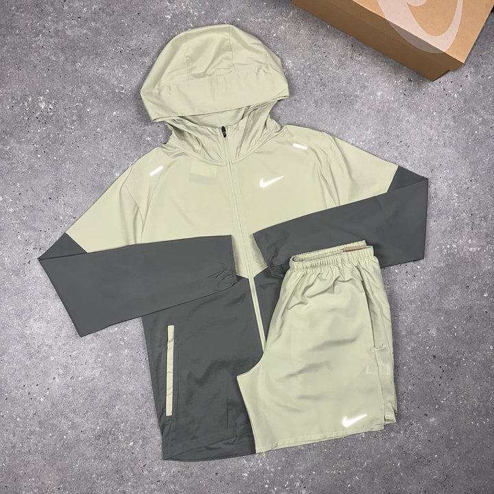 Nike UV Windbreaker & Nike Challenger 7" Short Set Olive