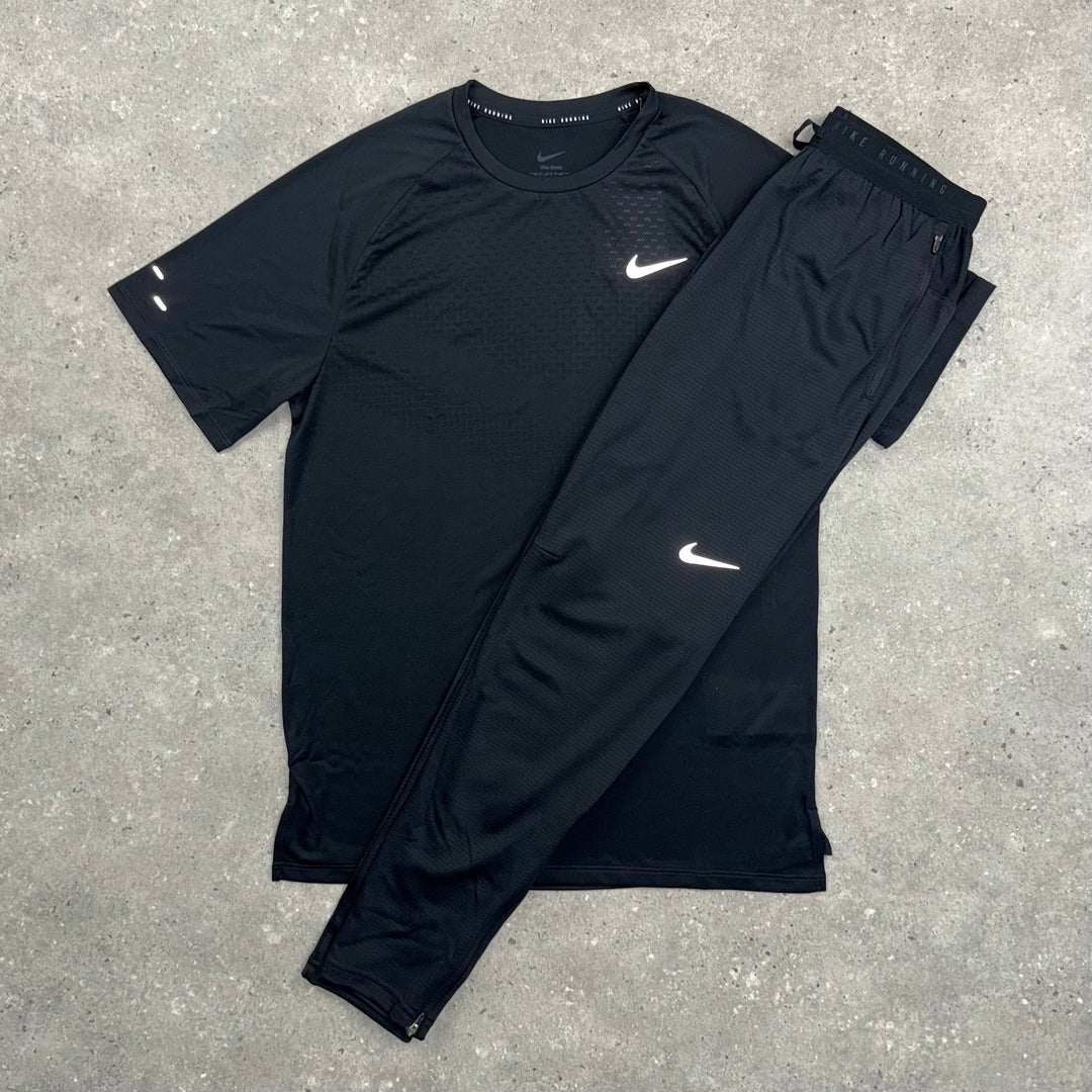 NIKE STRIDE ADV T-SHIRT & PANTS SET - BLACK
