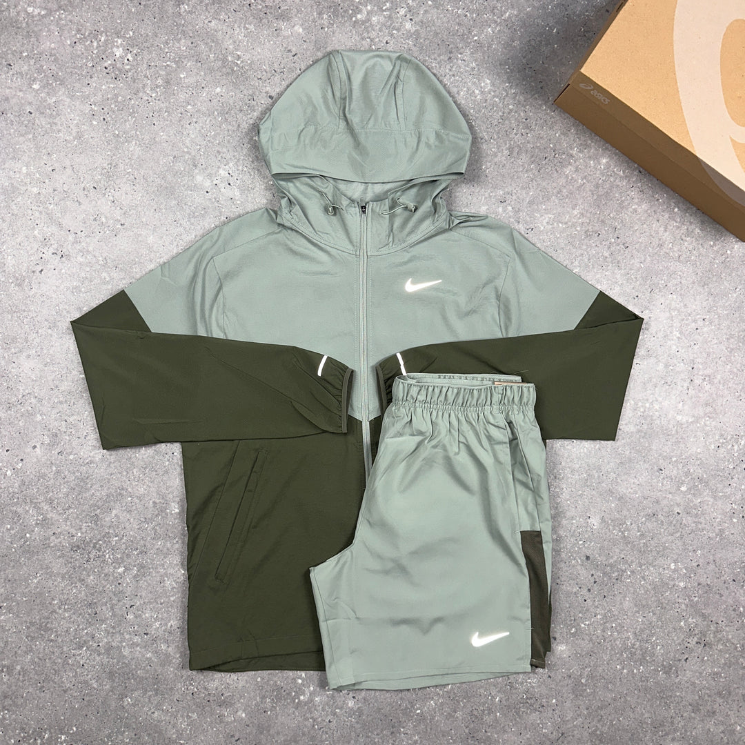 Nike UV Windrunner & Nike 7” Challenger Shorts Set Jade Green