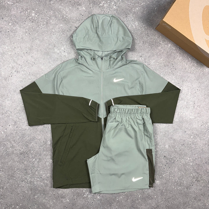 Nike UV Windrunner & Nike 7” Challenger Shorts Set Jade Green