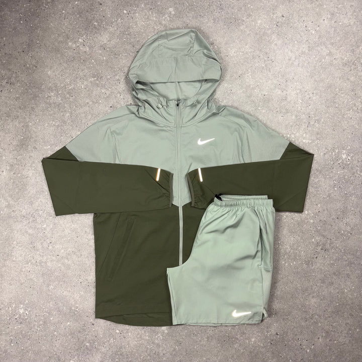 Nike UV Windrunner & Nike 7” Challenger Shorts Set Jade Green