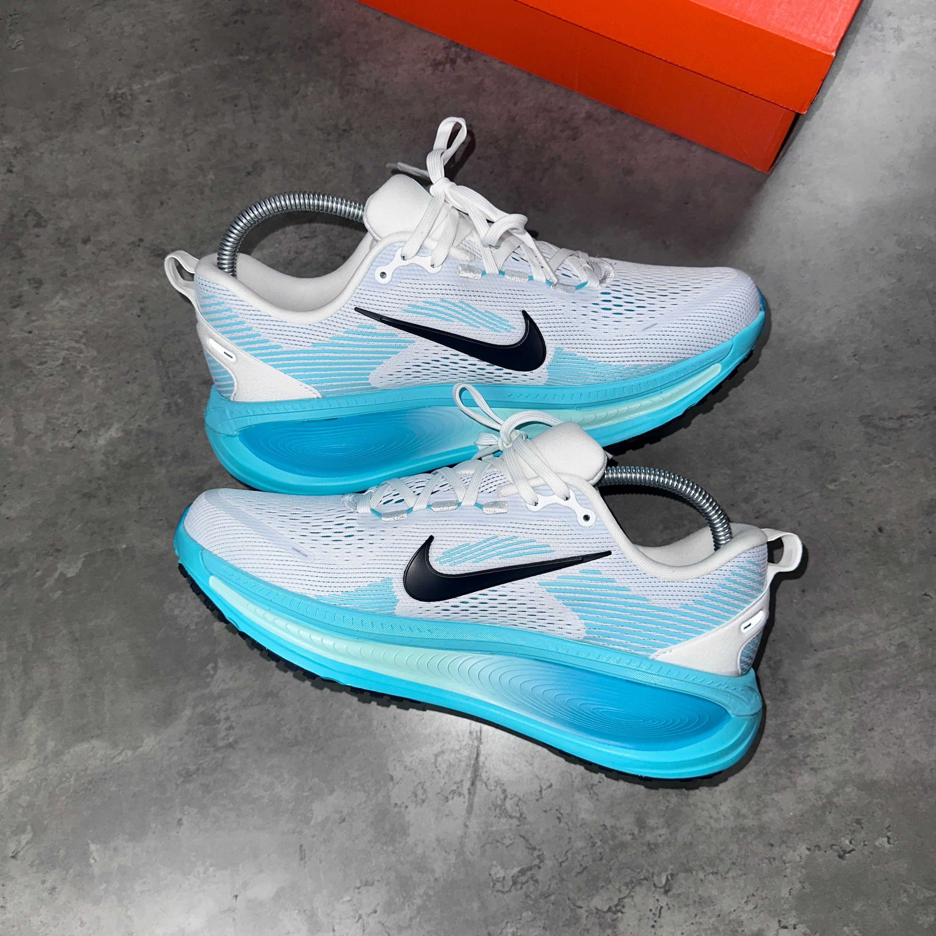 ◆正規品◆NIKE VOMERO 18 SUMMIT WHITE DASTY CACTUS ◆関税込 ◇正規品◇NIKE VOMERO 18 SUMMIT WHITE DASTY CACTUS ◇関税込