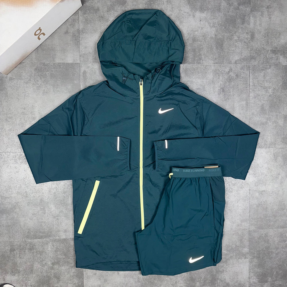 Nike UV Windbreaker Jacket Deep Jungle - side pic 