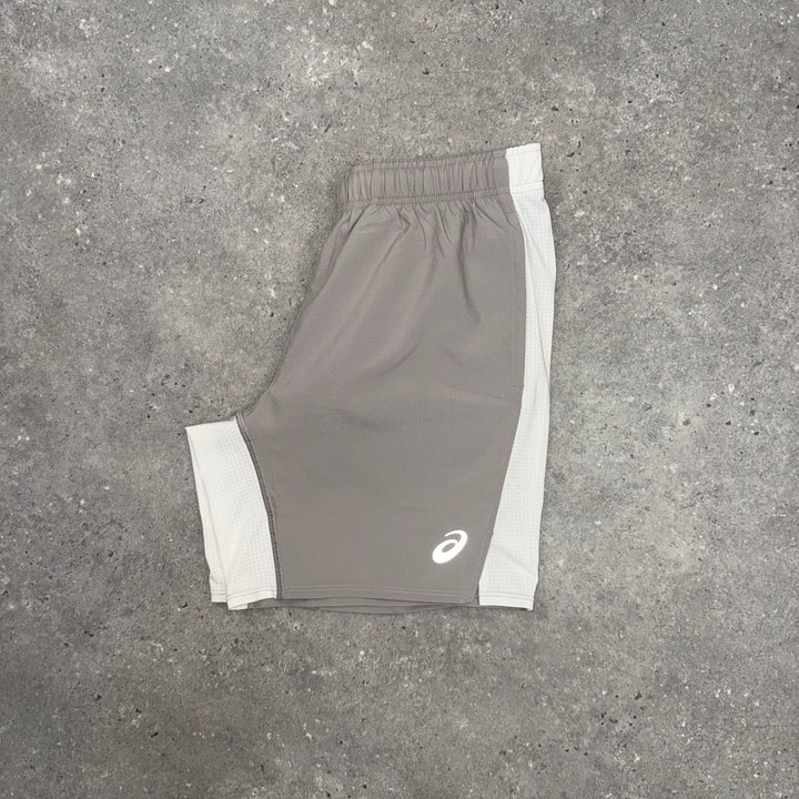 ASICS CORE SHORTS - MOONROCK / OATMEAL