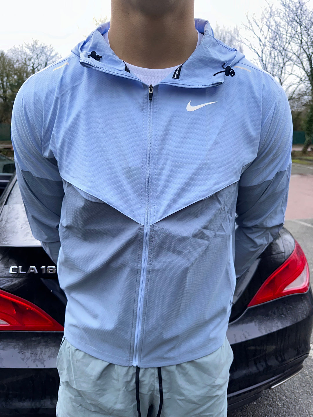 Nike UV windbreaker Jacket Cobalt - On pic 