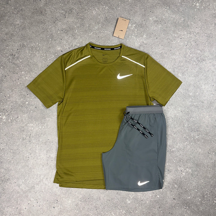 Nike Miler T-Shirt Pacific Moss & Nike 7"Flex Stride Shorts Grey Set