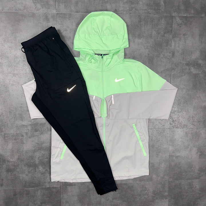 Nike UV Windbreaker Vapour Green & Nike Phenom Bottoms Black Set