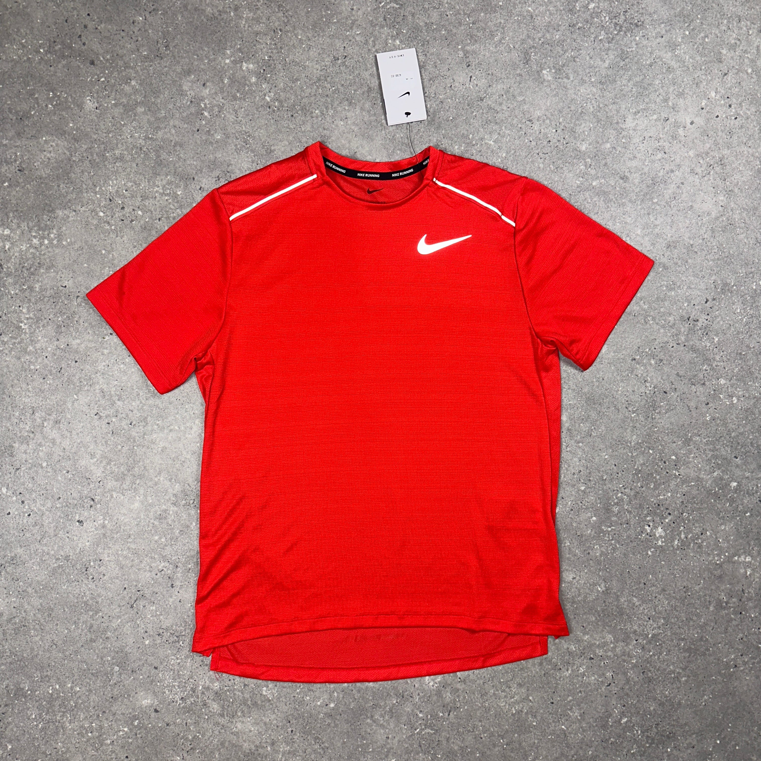 Nike Miler T-Shirt Chilli Red – ActivizeUk
