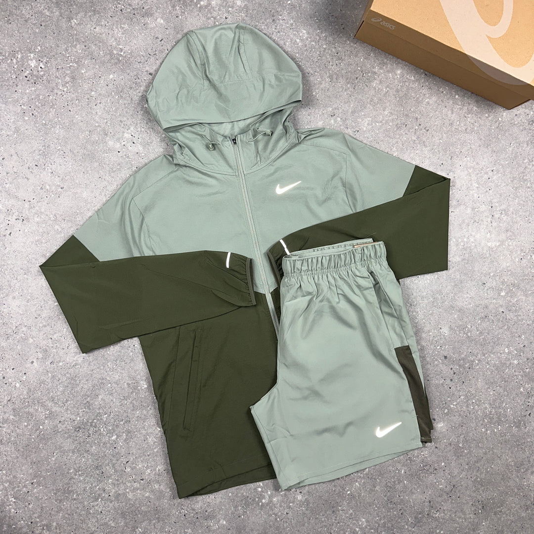 Nike UV Windrunner & Nike 7” Challenger Shorts Set Jade Green