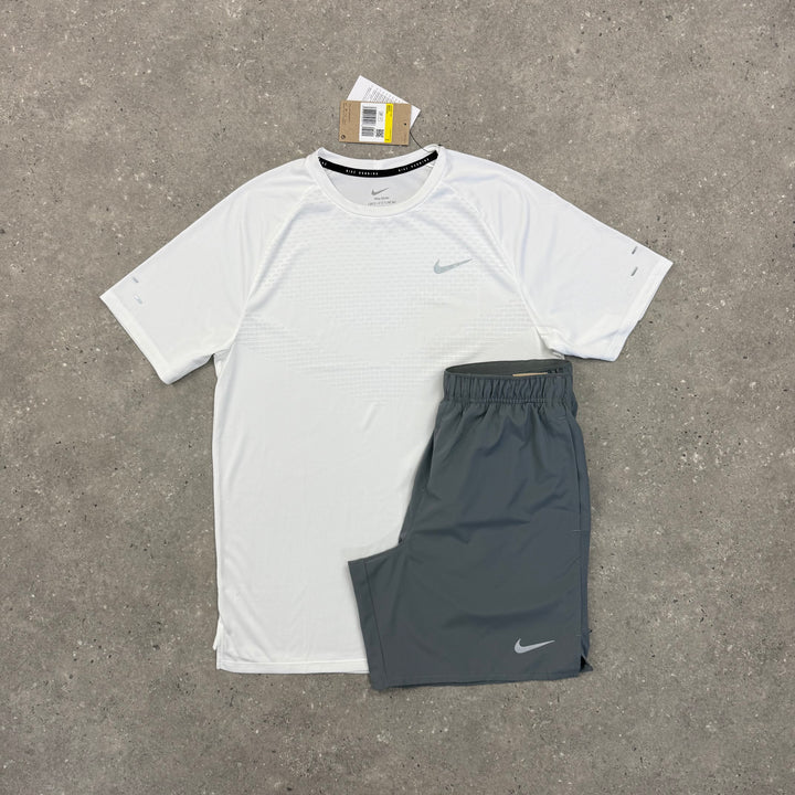 NIKE ADV STRIDE T-SHIRT & SHORT SET - WHITE / GREY