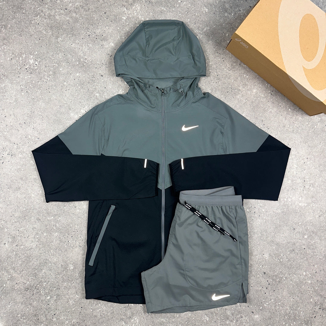 Nike UV Windrunner Jacket Black/Grey & Nike 5” Flex Stride Shorts Grey Set