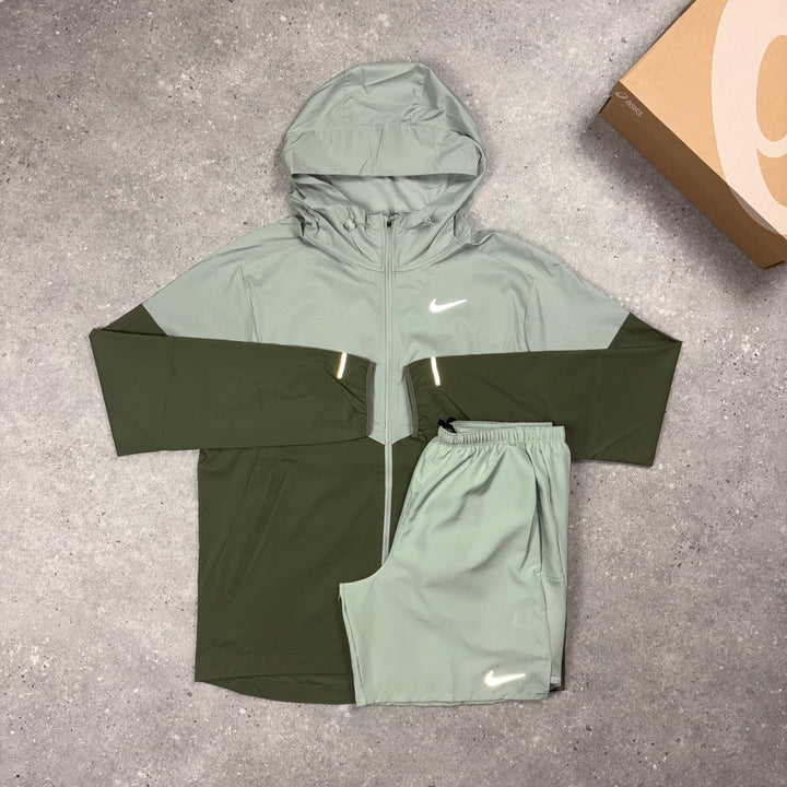 Nike UV Windrunner & Nike 7” Challenger Shorts Set Jade Green
