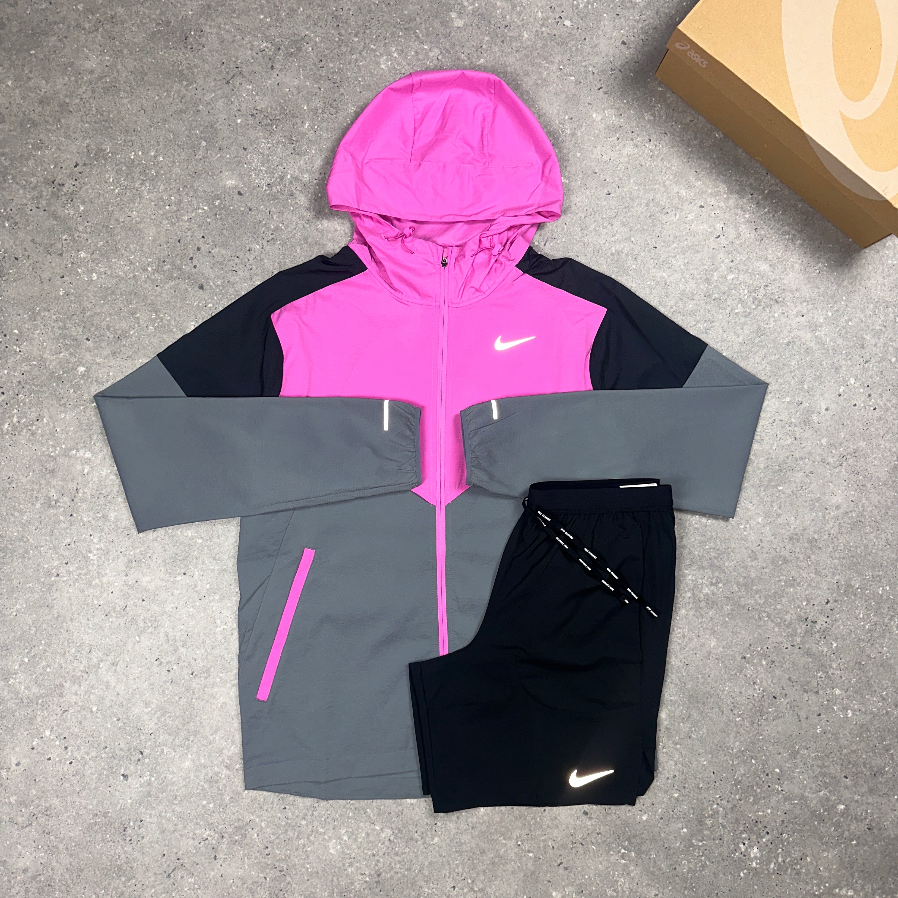 nike flex stride pink