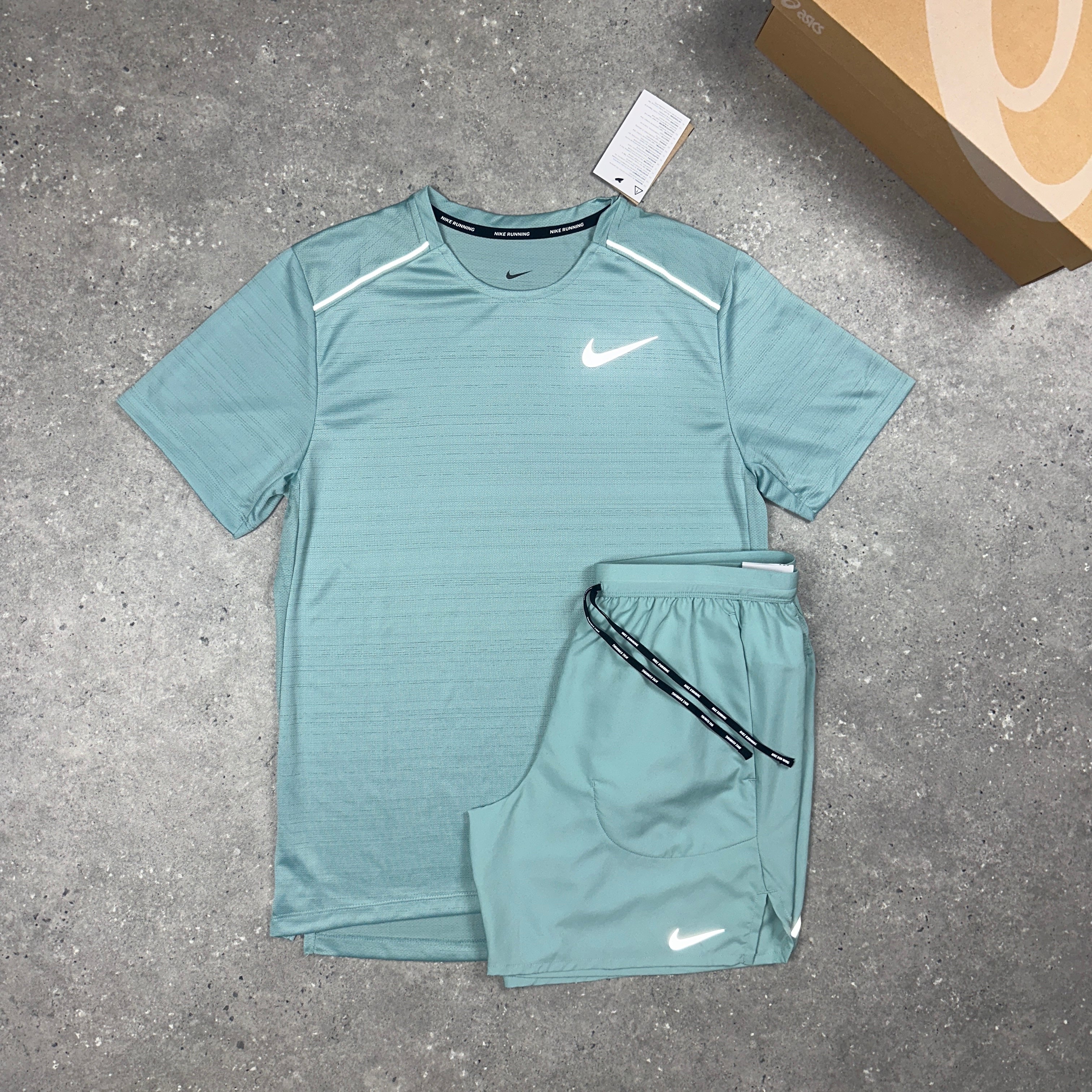 mint nike miler t shirt