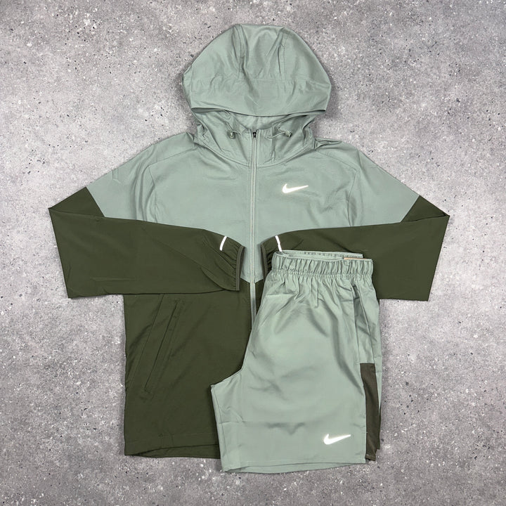 Nike UV Windrunner & Nike 7” Challenger Shorts Set Jade Green