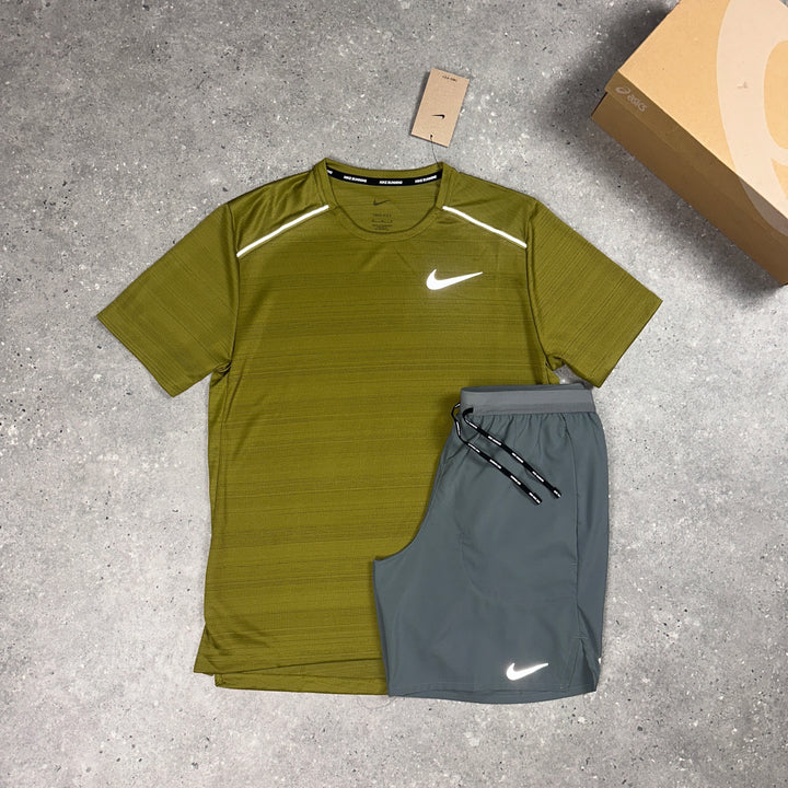 Nike Miler T-Shirt Pacific Moss & Nike 7"Flex Stride Shorts Grey Set