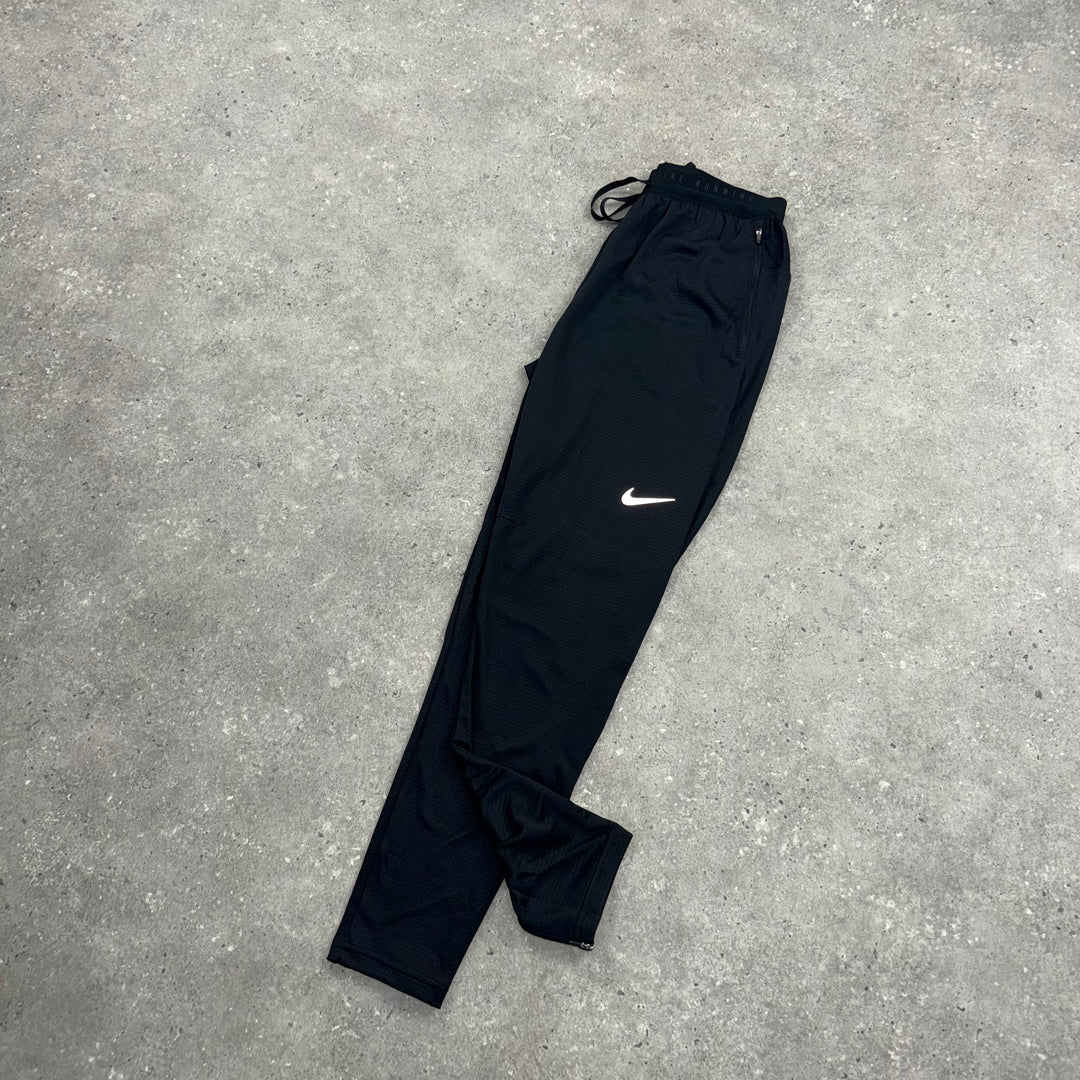 NIKE ADV STRIDE T-SHIRT & PANT SET - WHITE/BLACK